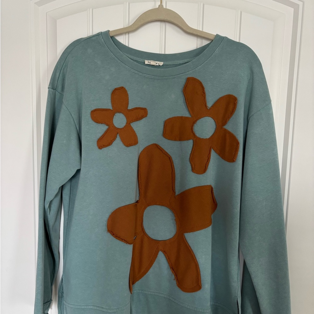 JODIFL Teal and Brown Floral Appliqué Blouse
